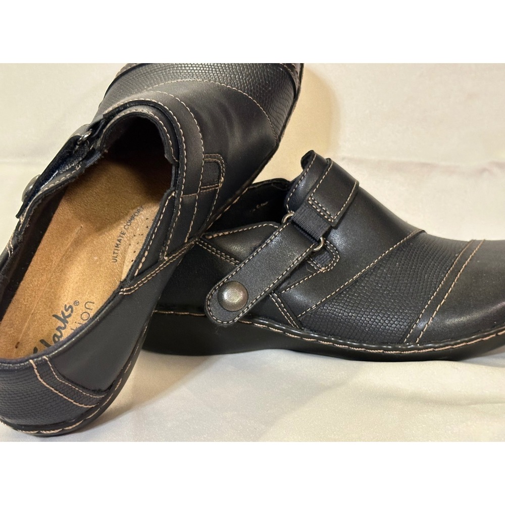 Clark leather shoes‎